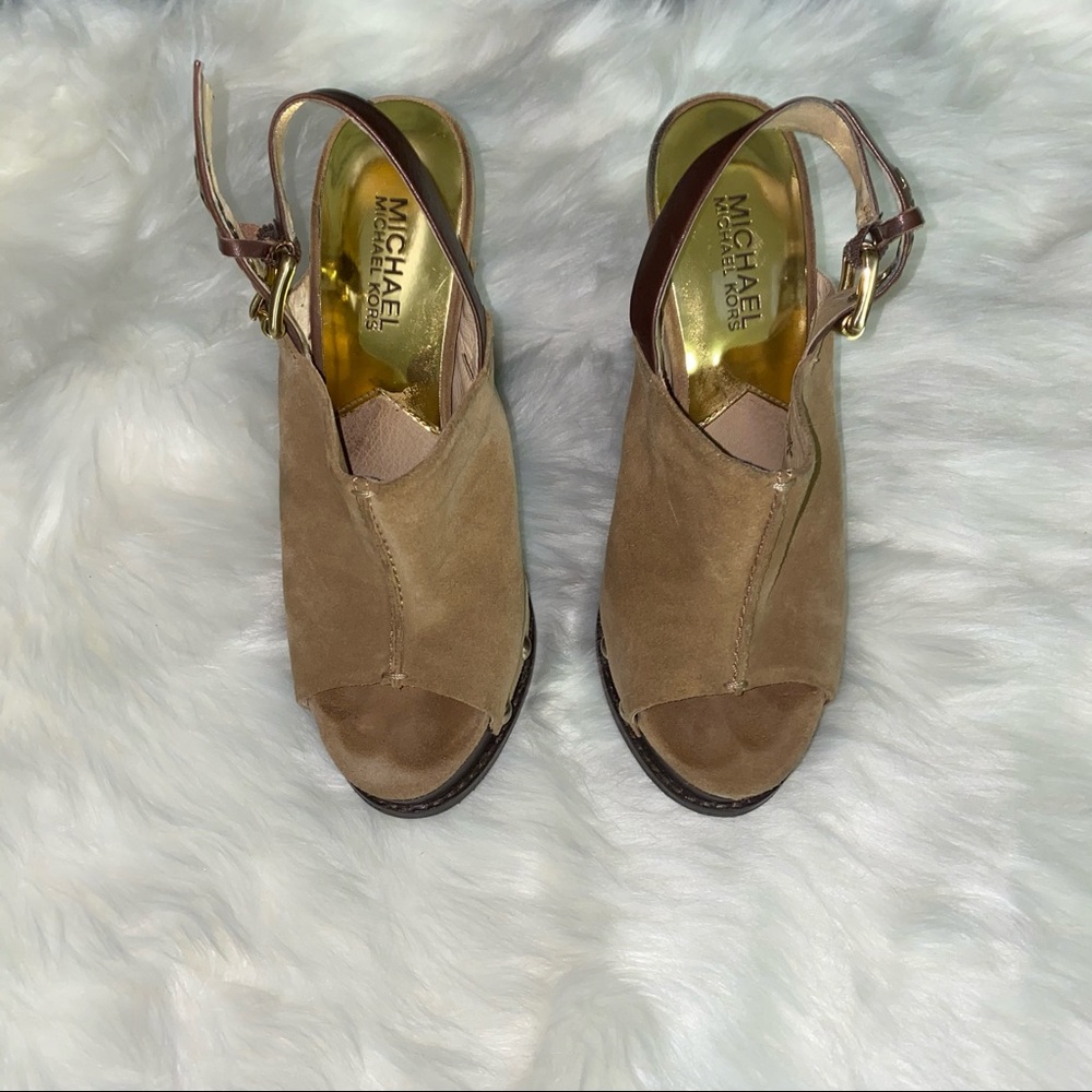 🌸 Michael Kors suede and leather wedge heal 6.5